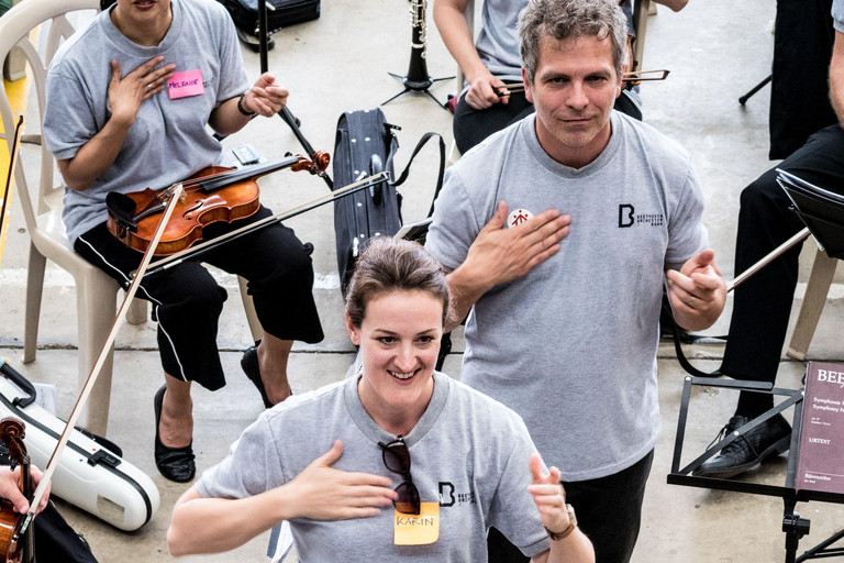 Musiker des Beethoven Orchester Bonn beim Warm-Up